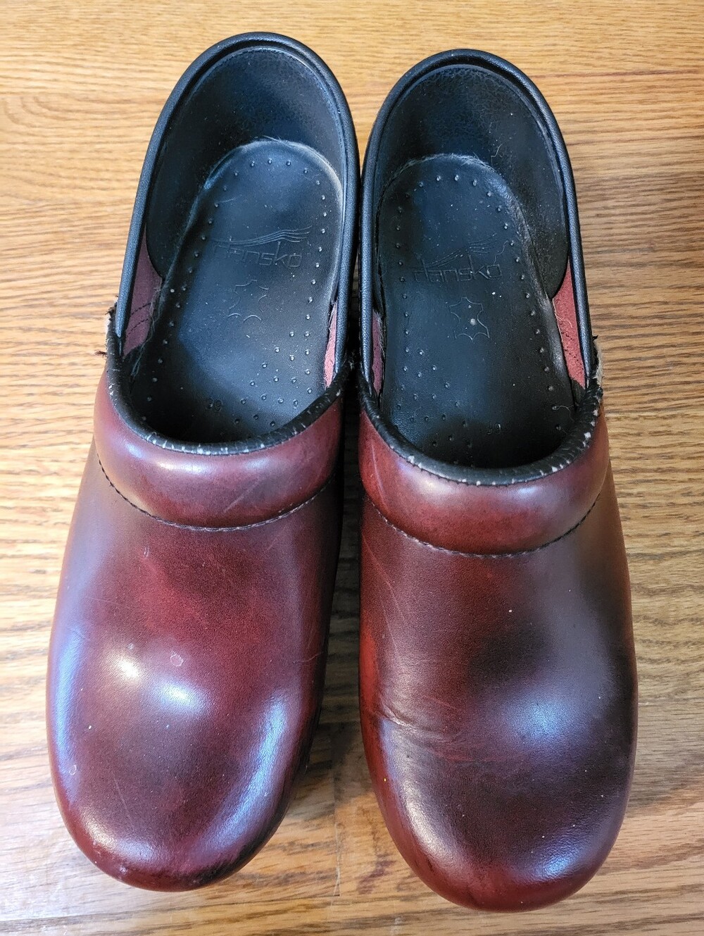 Dansko Cordovan Cabrio Clogs Red Brown Leather 39